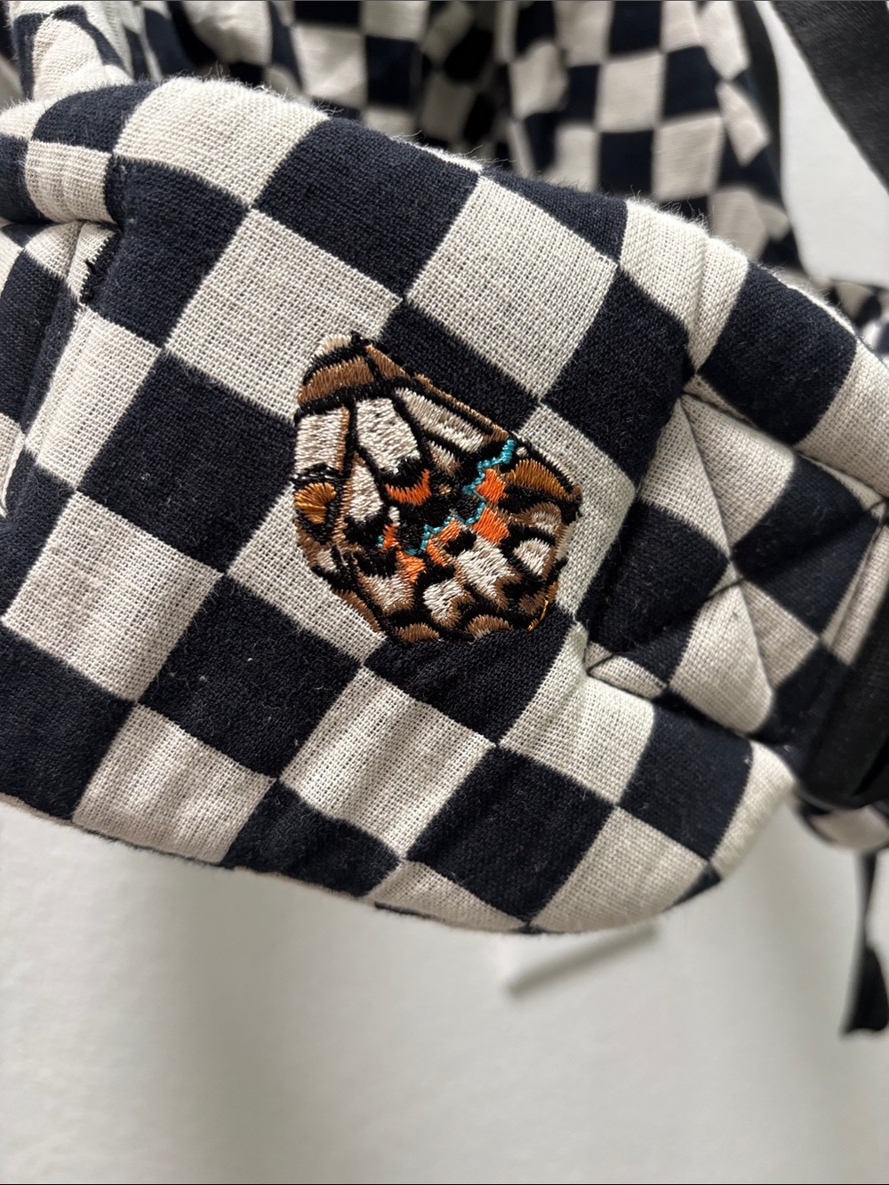 MABE Black and White Checkered Carrier - Picture 4 of 5